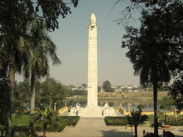 Shaheed Smarak, Lucknow